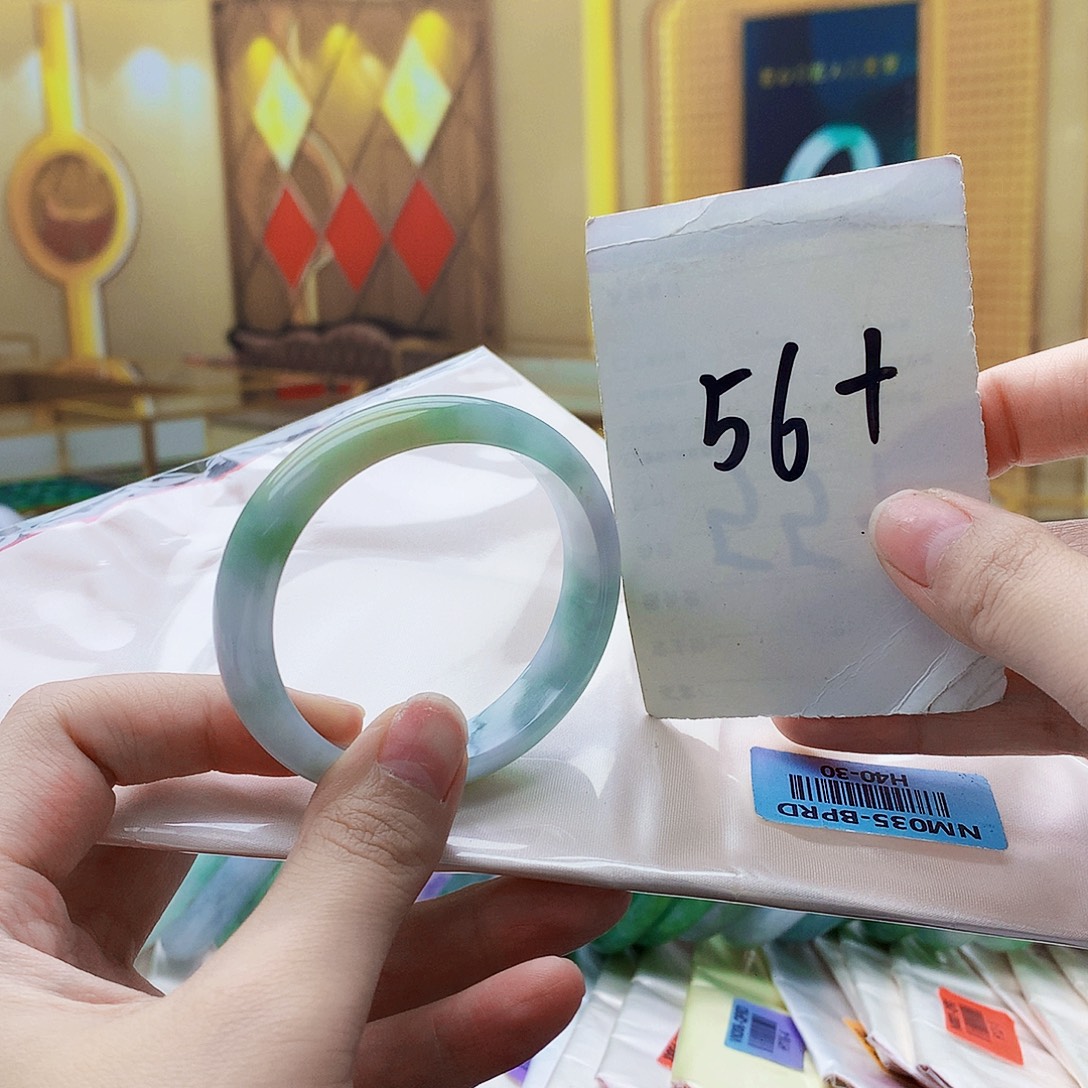 翡翠未镶嵌手镯99……