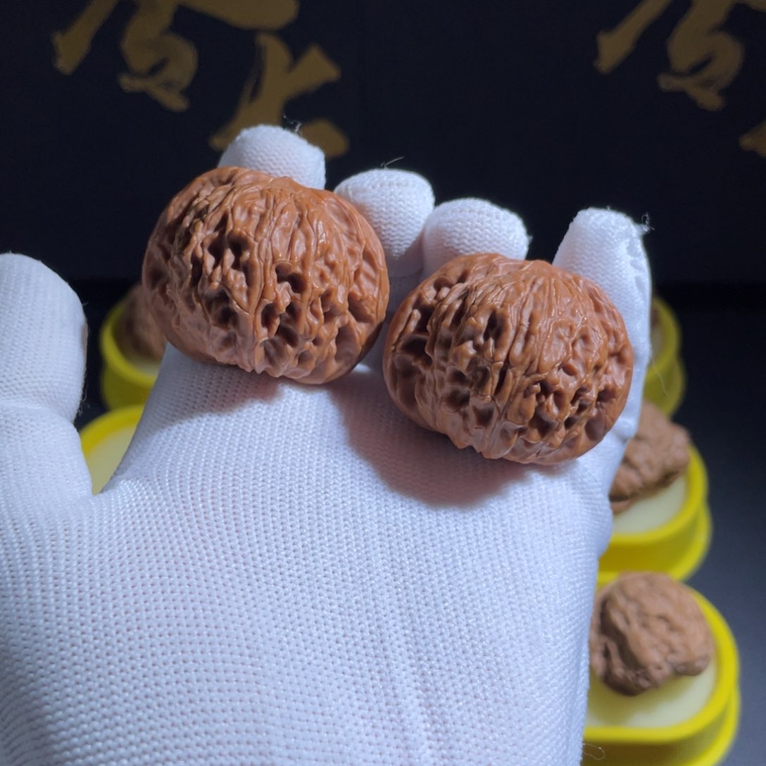 文玩核桃把件6号41加毕业橙红皮正磨，克重43.8