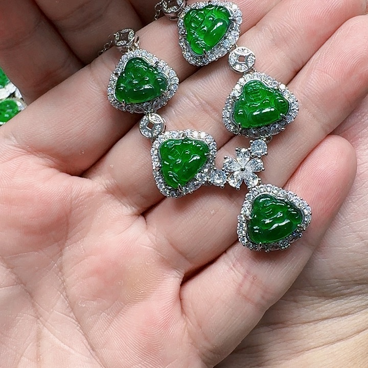 翡翠颈饰未镶嵌天然A货翡翠放漏