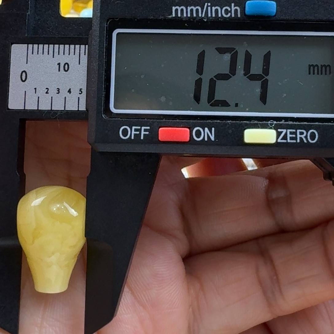 蜜蜡未镶嵌裸石32杂