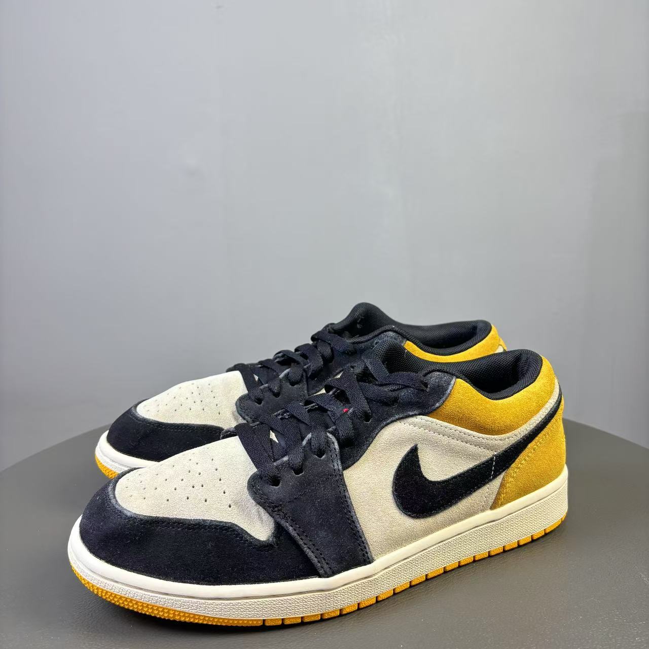 95新 maje 42.5码 AJ1低帮黑黄 出租车板鞋 非原盒