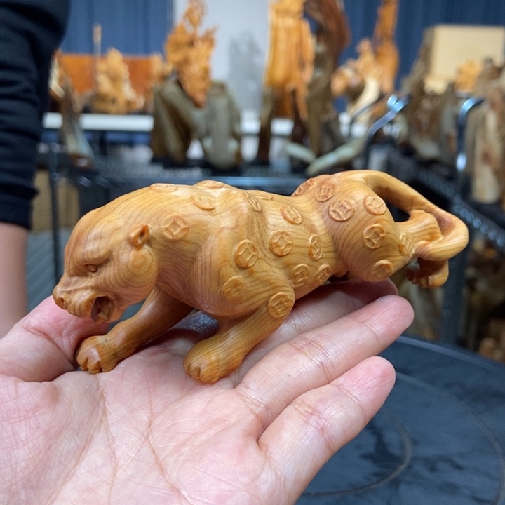 柏木（崖柏）金钱豹