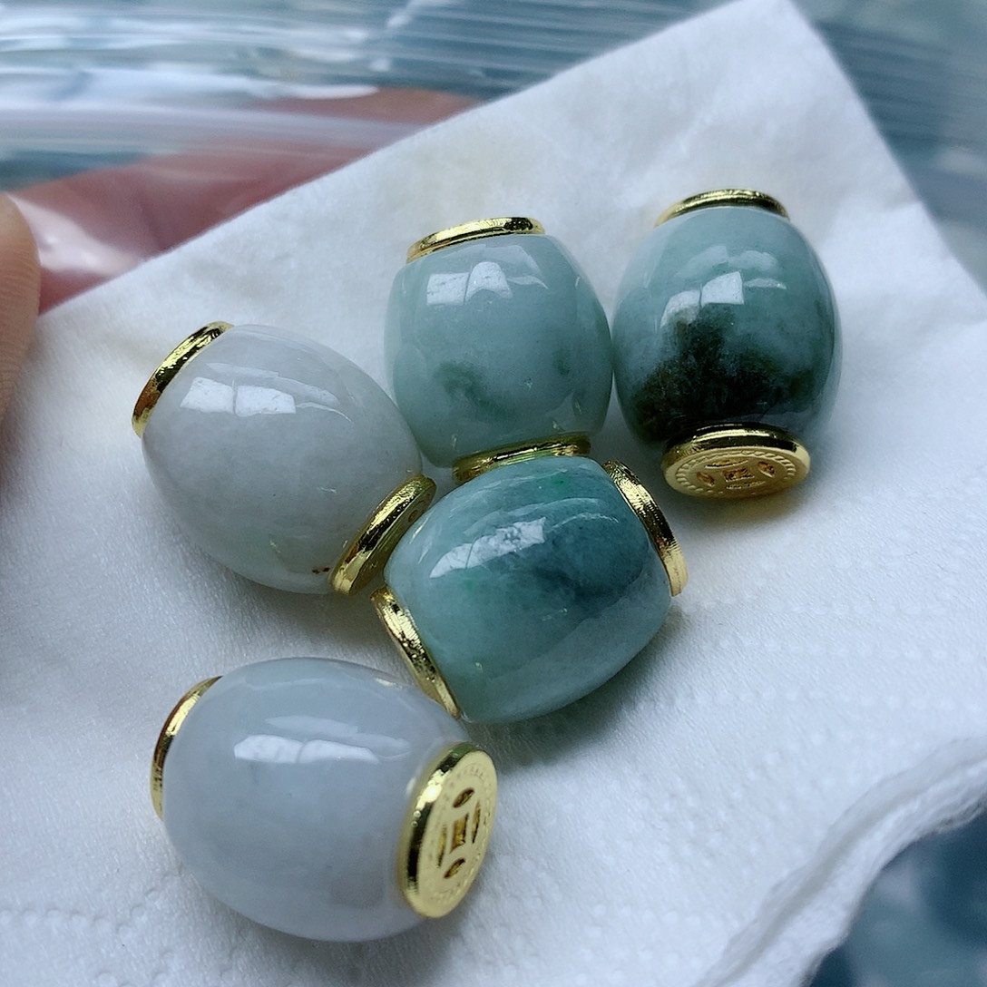 翡翠颈饰未镶嵌手串