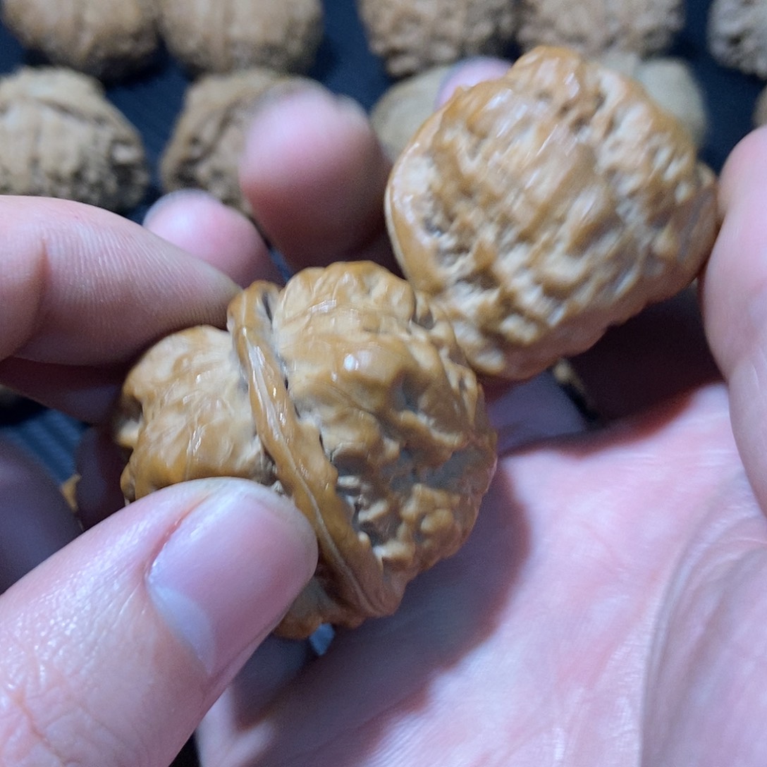 文玩核桃吊坠全品红皮蛤蟆头