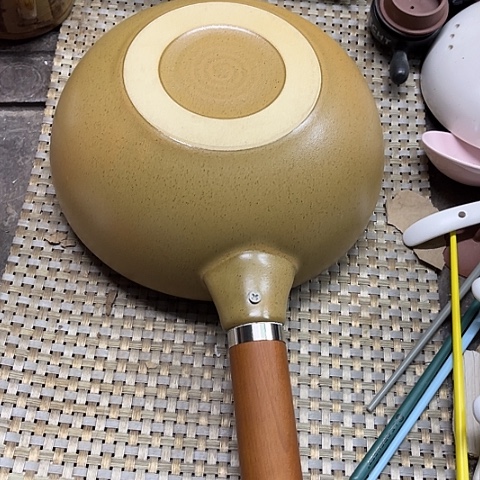 微瑕，明火，口径24，高9咖色无盖