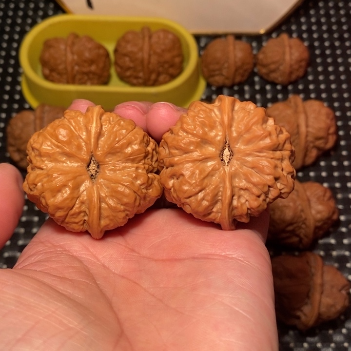 把件文玩核桃蟾形好超大八腿南瓜底