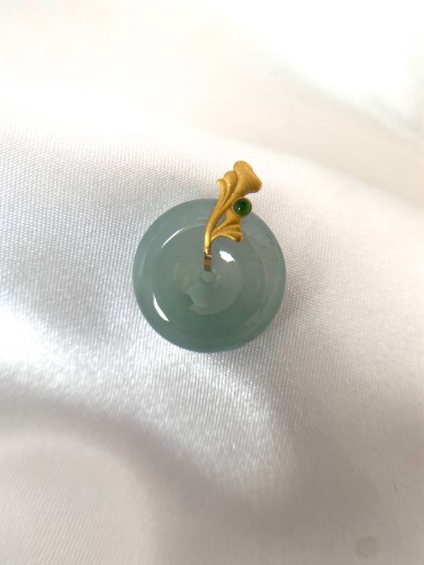 平安是福 | 冰种湖水绿翡翠平安扣吊坠 18k金
