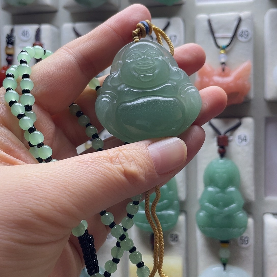 石英质玉（金丝玉）未镶嵌颈饰