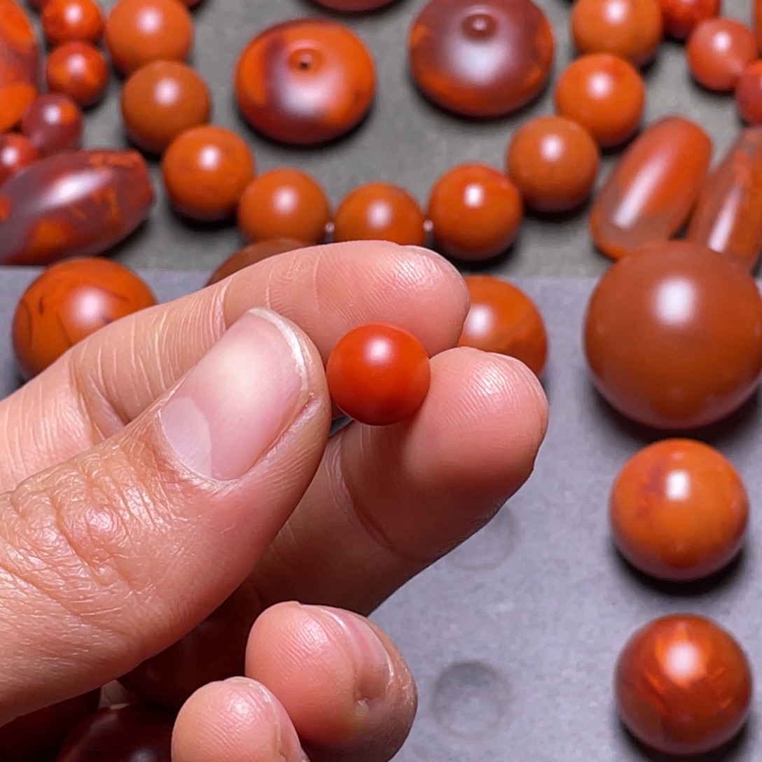小***法南红玛瑙未镶嵌南红天然原矿南红珠子9.2毫米