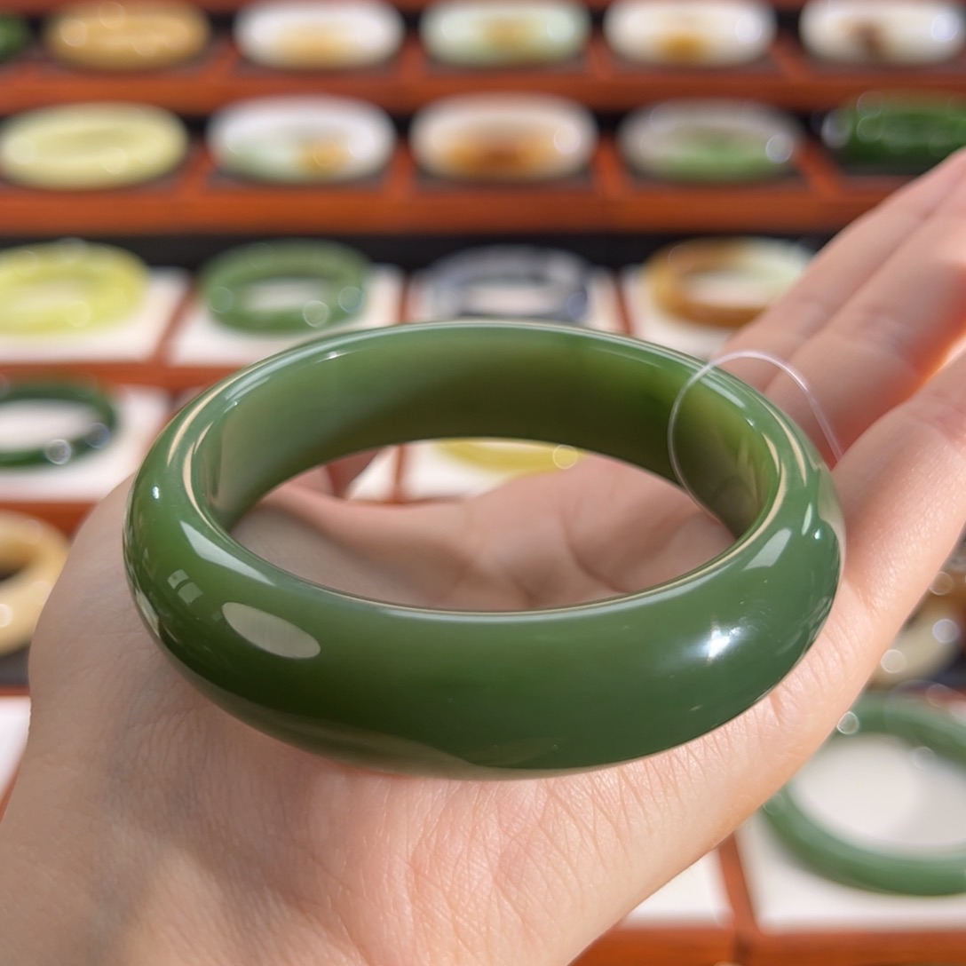 和田玉（碧玉）手镯未镶嵌