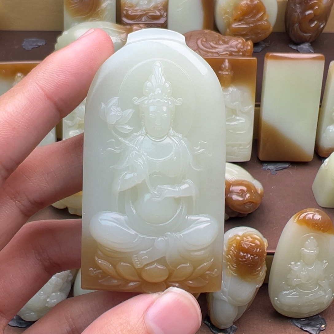 应***心和田玉（糖玉）未镶嵌颈饰