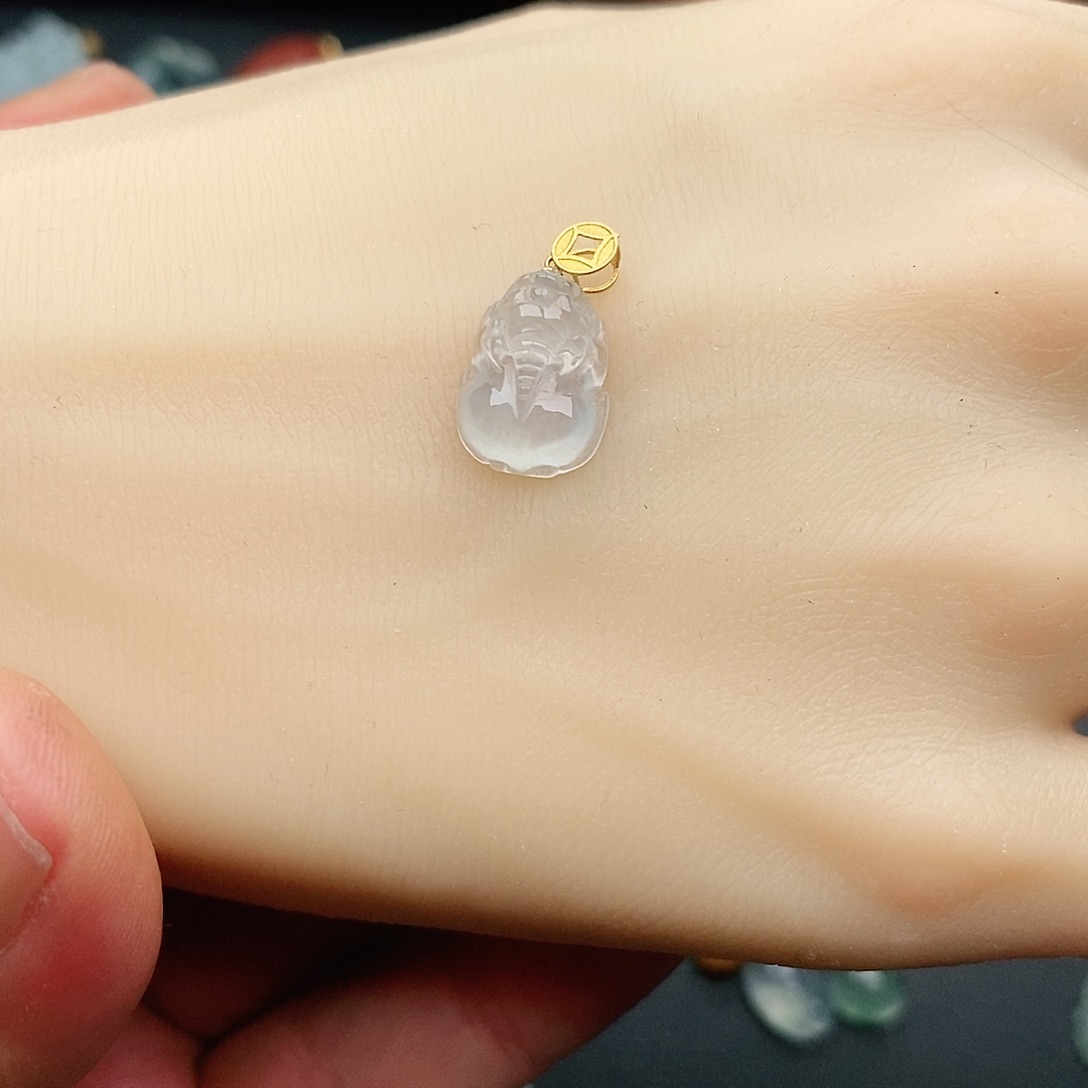 翡翠颈饰18K金镶嵌B****?吊坠