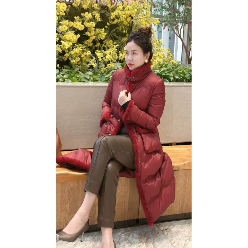 [ZQHK]子琪品牌2025年冬款轻奢气质收腰抽绳拼水貂鹅绒服
