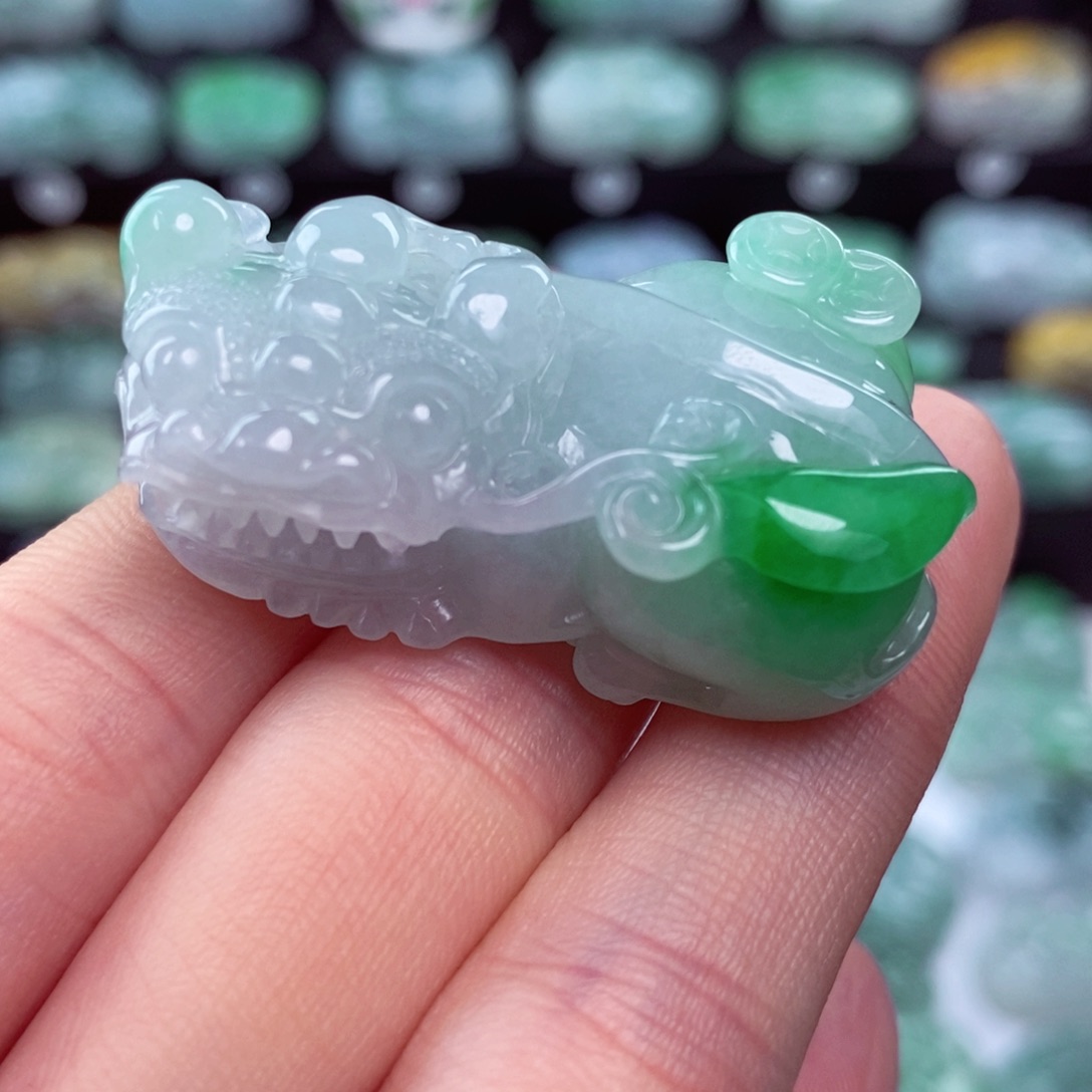 翡翠颈饰未镶嵌天然