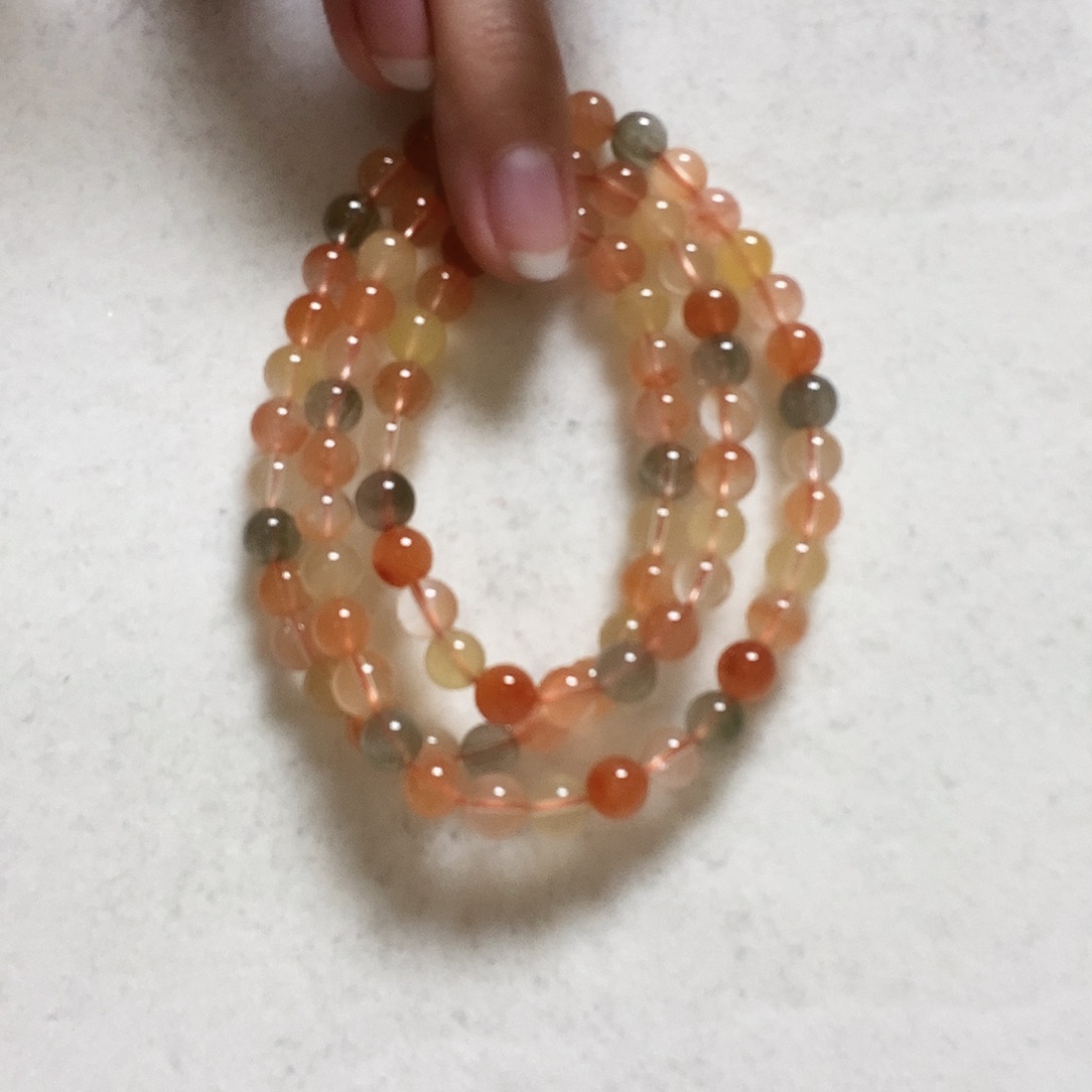 水晶手串未镶嵌简单