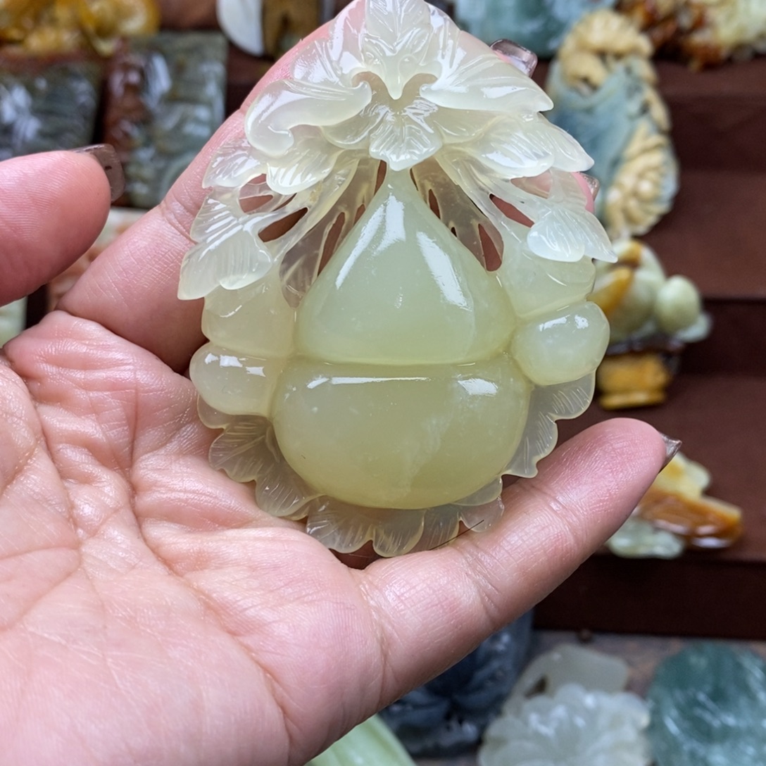蛇纹石玉未镶嵌吊坠(赠链)微瑕