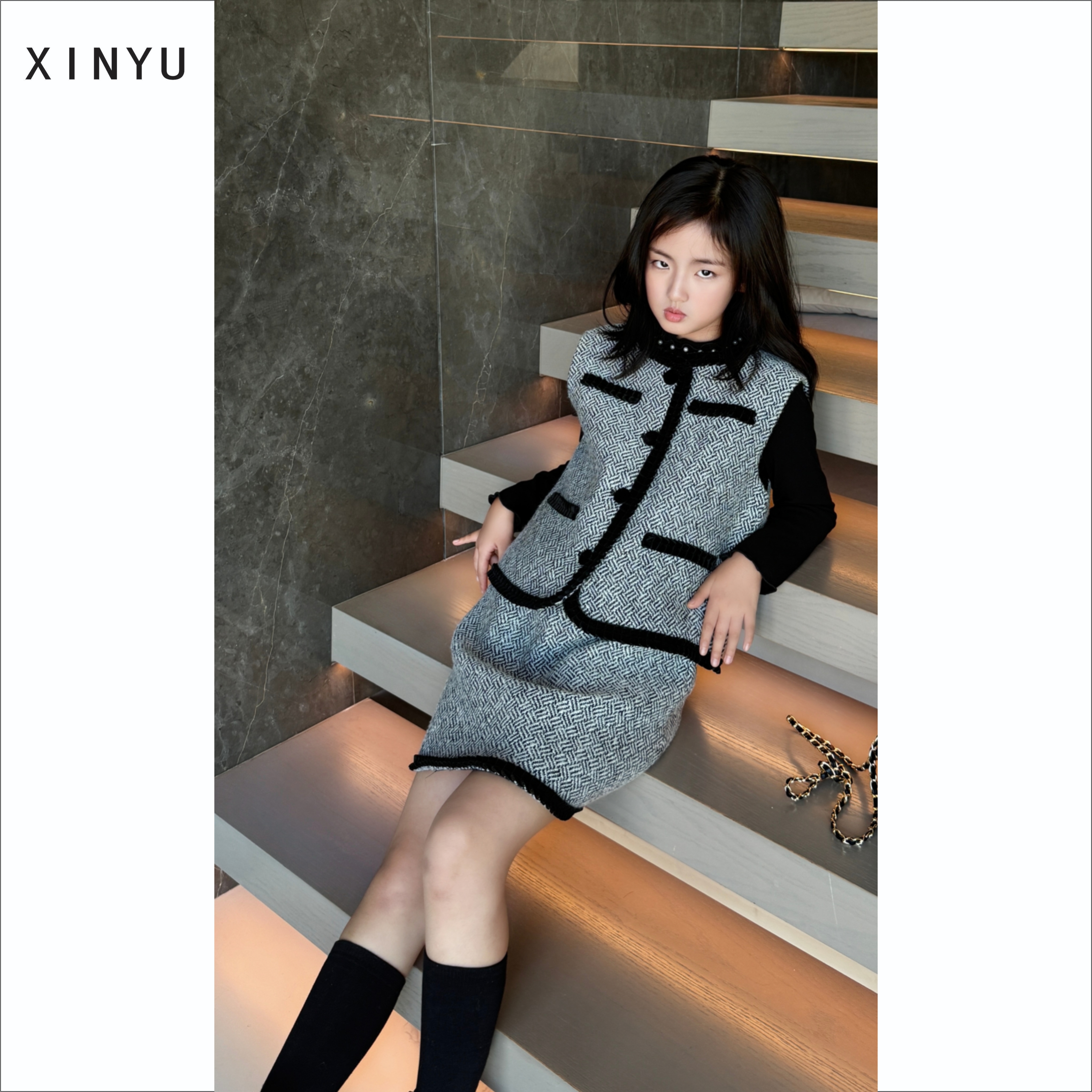【XINYU馨语】女童韩版人字纹时尚短裙高级感时尚感拉满