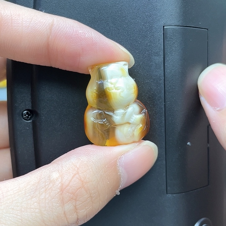 琥珀裸石未镶嵌蜜蜡