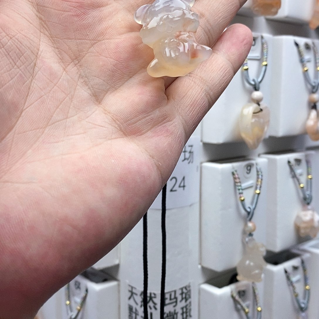 石英质玉吊坠(赠链)未镶嵌猫****～