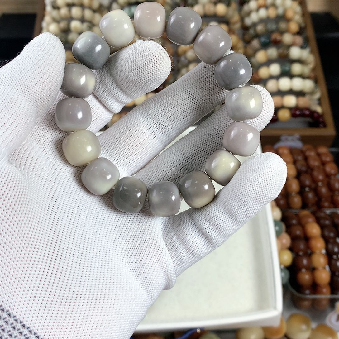 【闪购商品】菩提根/象牙果手串w***x