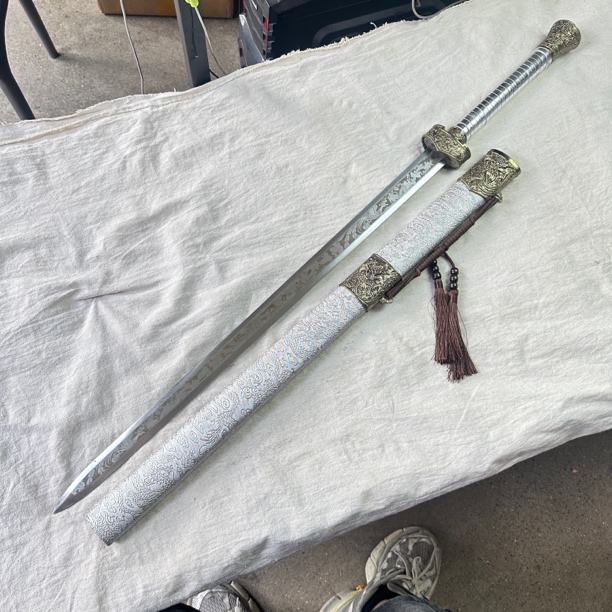 1674 龙泉昊天宝剑龙凤汉剑高猛钢未开刃