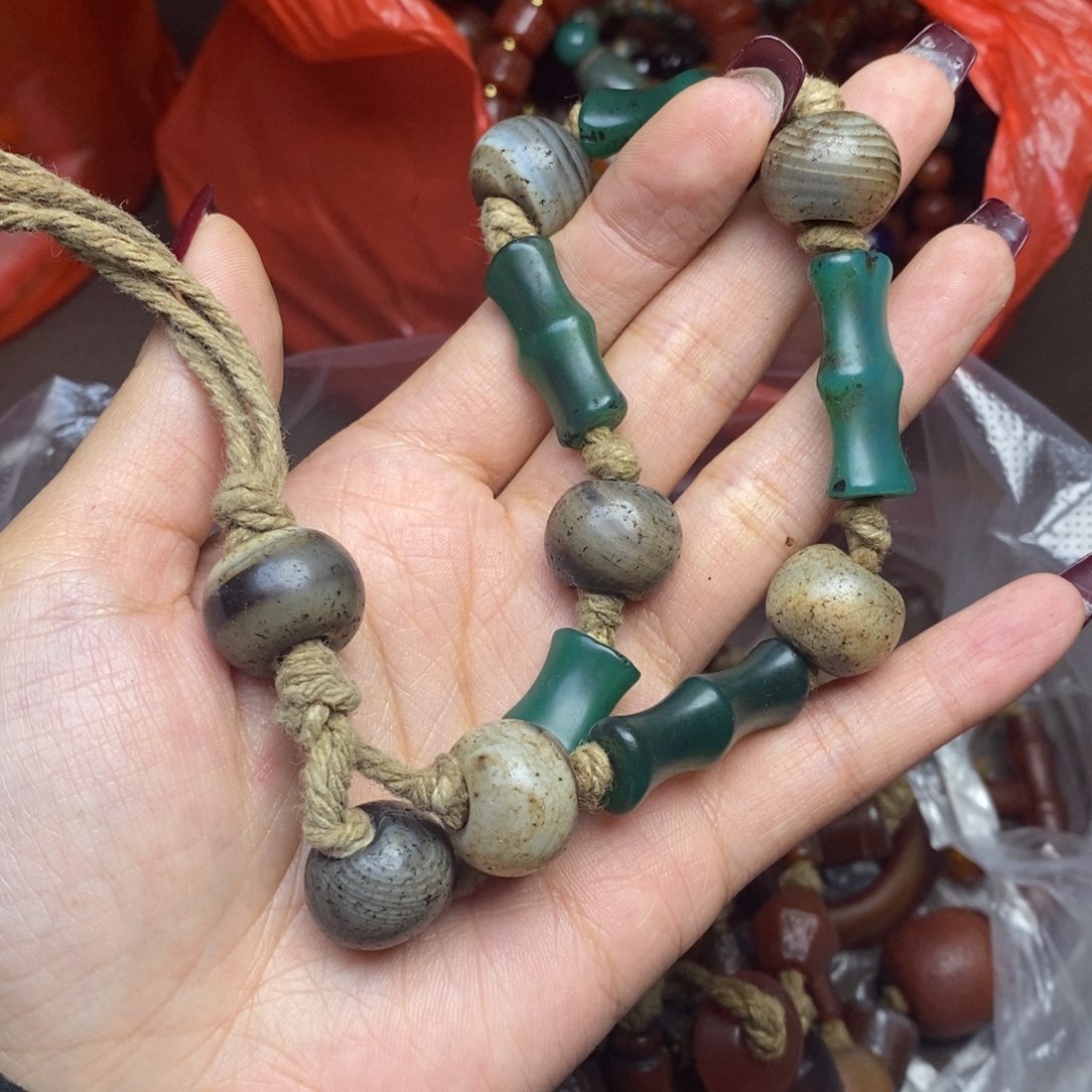 玛瑙/玉髓颈饰未镶嵌