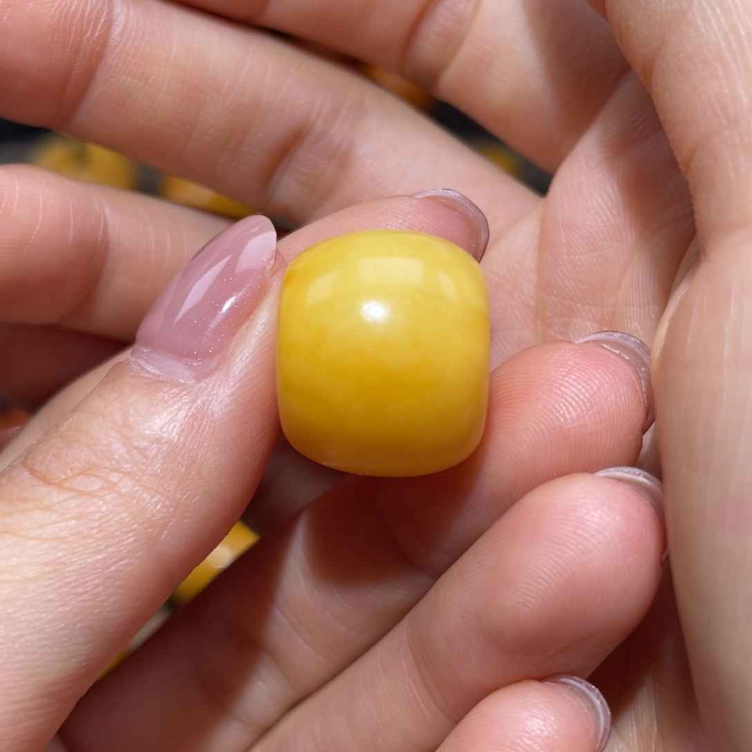 【闪购商品】琥珀裸石未镶嵌墩子
