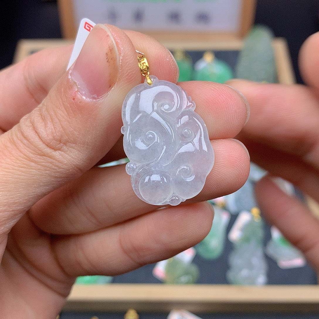 翡翠颈饰18K金镶嵌翡翠