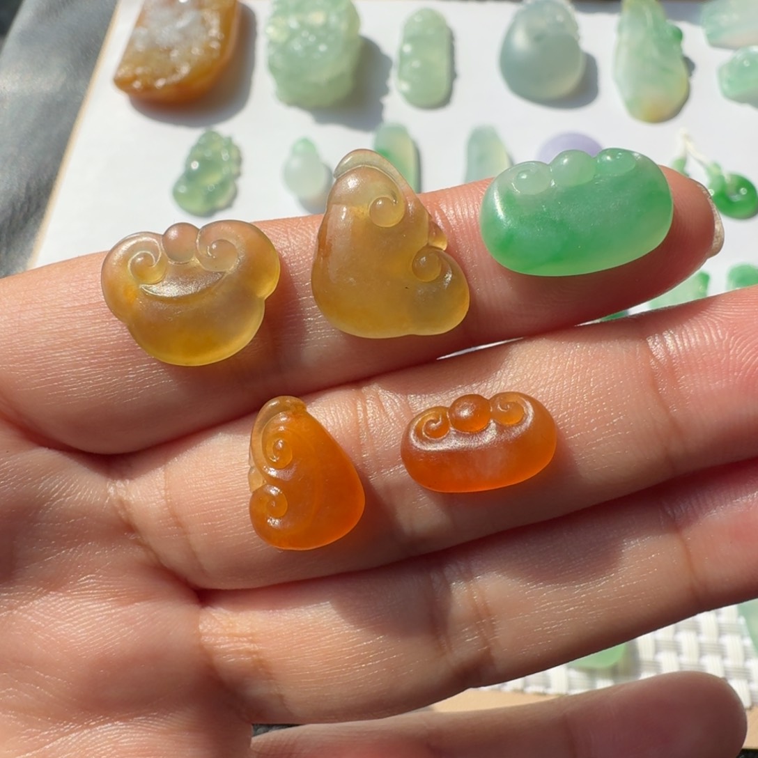 定制翡翠未镶嵌心****单五颗如意