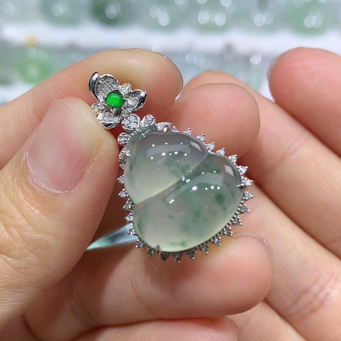 翡翠吊坠(不含链)未镶嵌