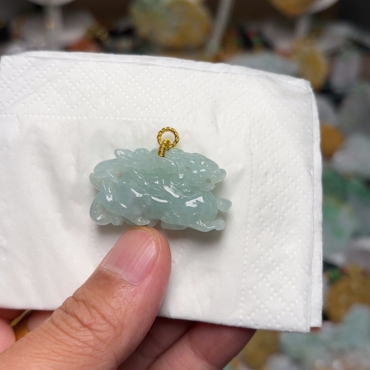 翡翠颈饰未镶嵌吊坠