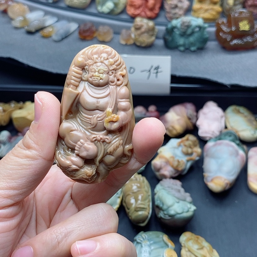【闪购商品】定制石英质玉吊坠未镶嵌