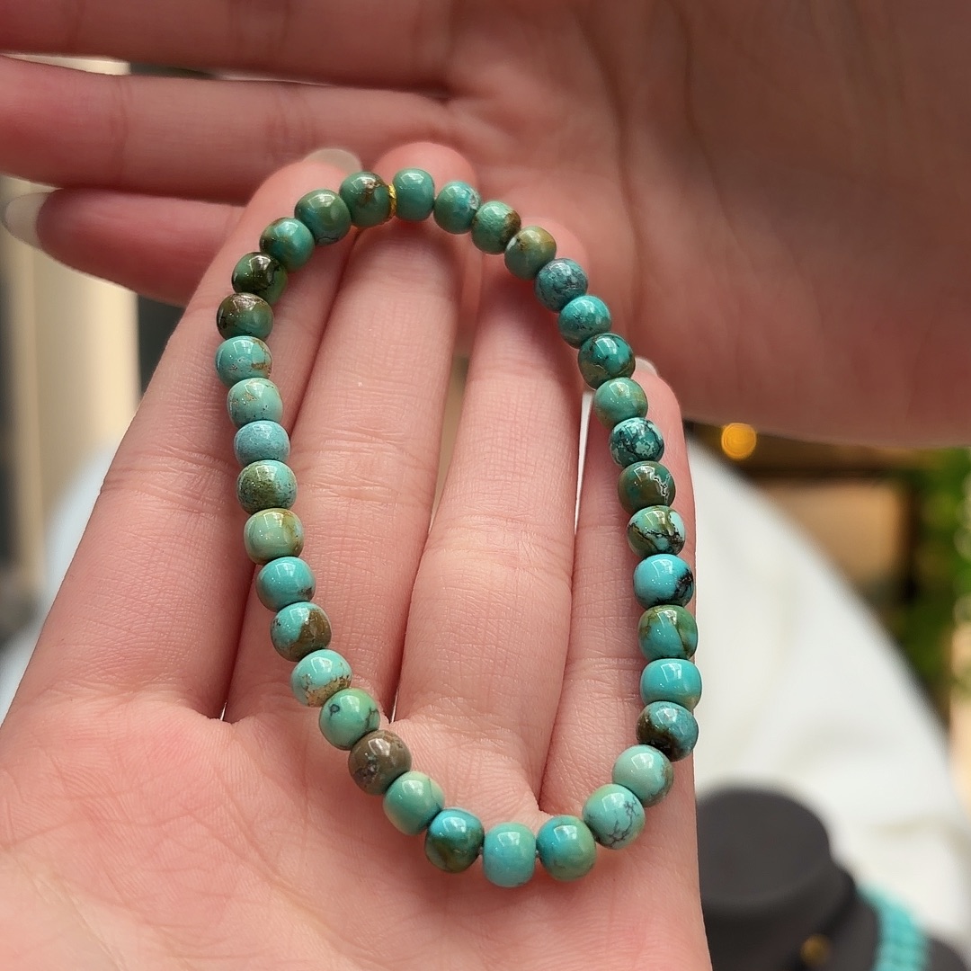 绿松石未镶嵌颈饰