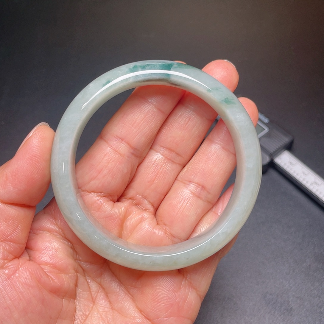 翡翠未镶嵌手镯糯冰种飘花手镯