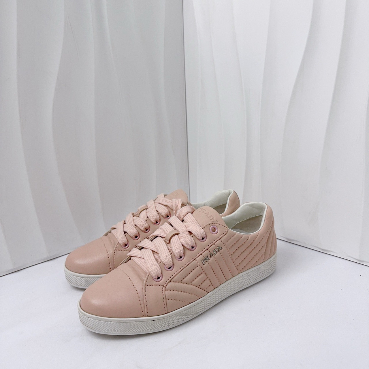 95新 Prada/普拉达 36.5码/粉色字母logo板鞋/