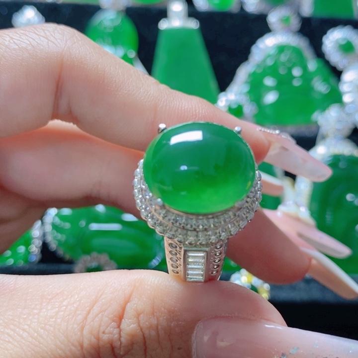 翡翠颈饰未镶嵌1838278。