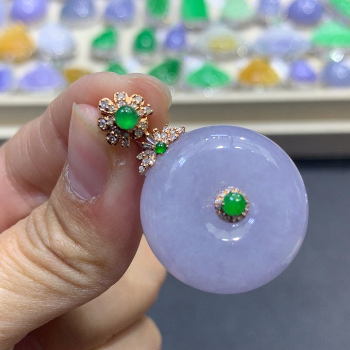 翡翠颈饰18K金镶嵌翡翠