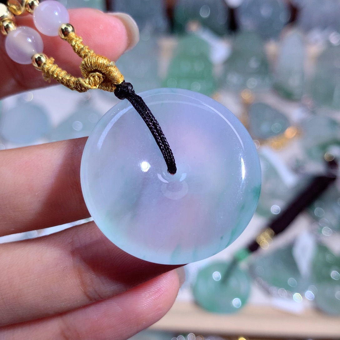 翡翠颈饰未镶嵌28.6×6