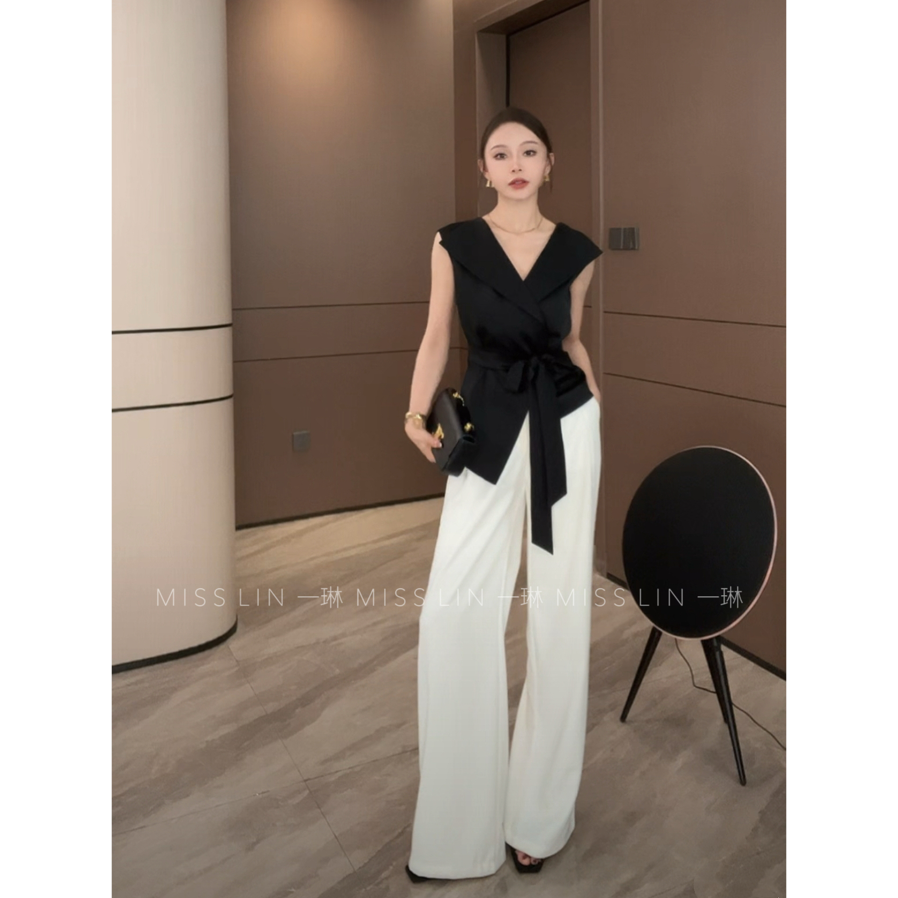 LIN【柔光里斯本】法式一字肩高级感修身显瘦短袖上衣XMZH7641