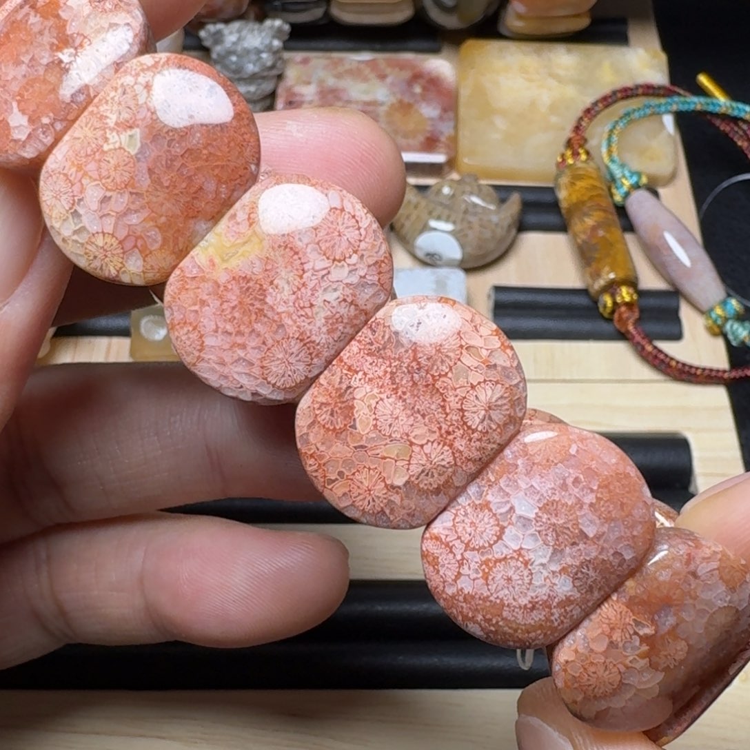 硅化玉纯天然色有机玉石保真色未镶嵌红蕾丝