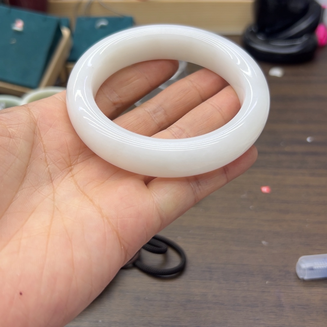 和田玉未镶嵌手镯63.4圈围1054