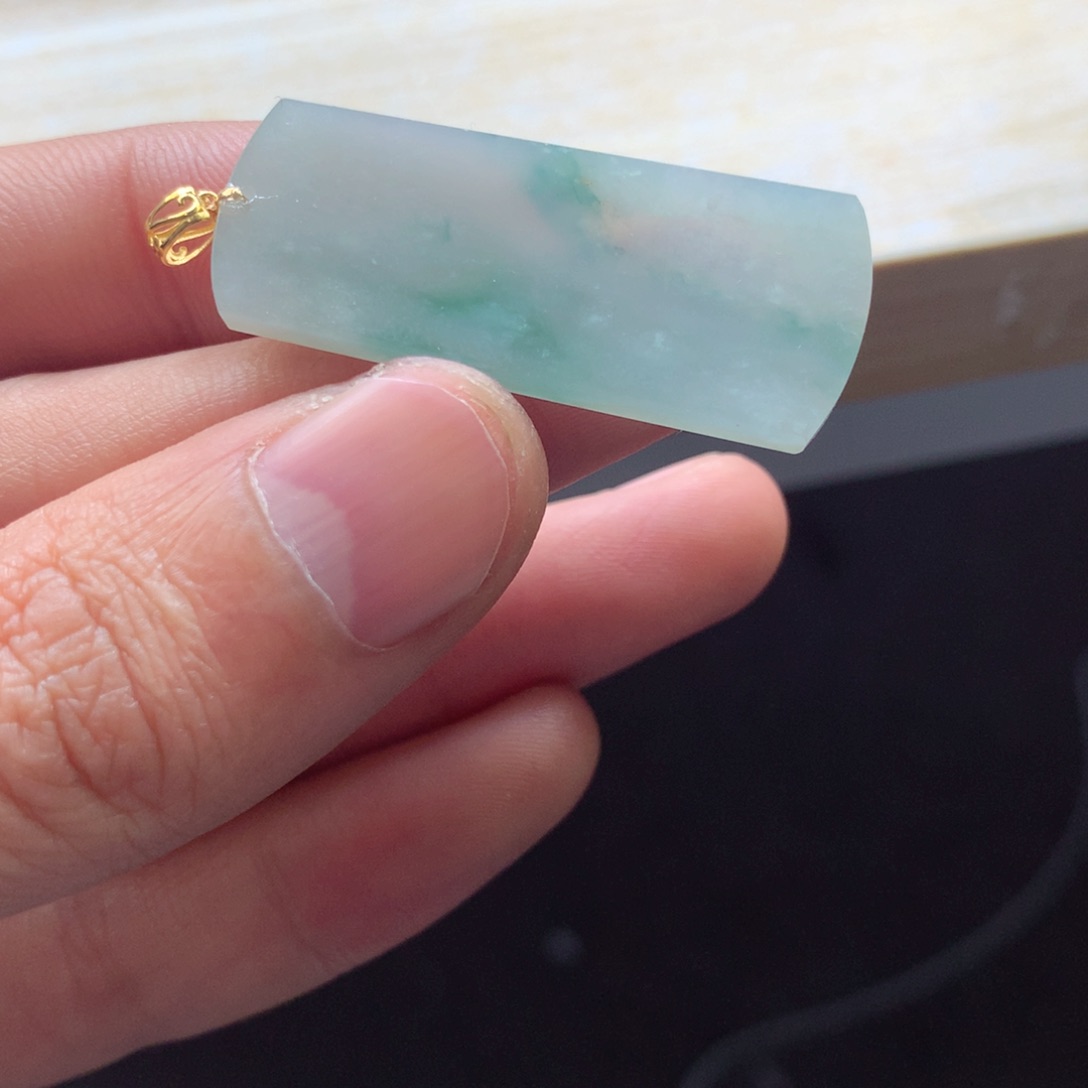 翡翠颈饰18K金镶嵌吊坠