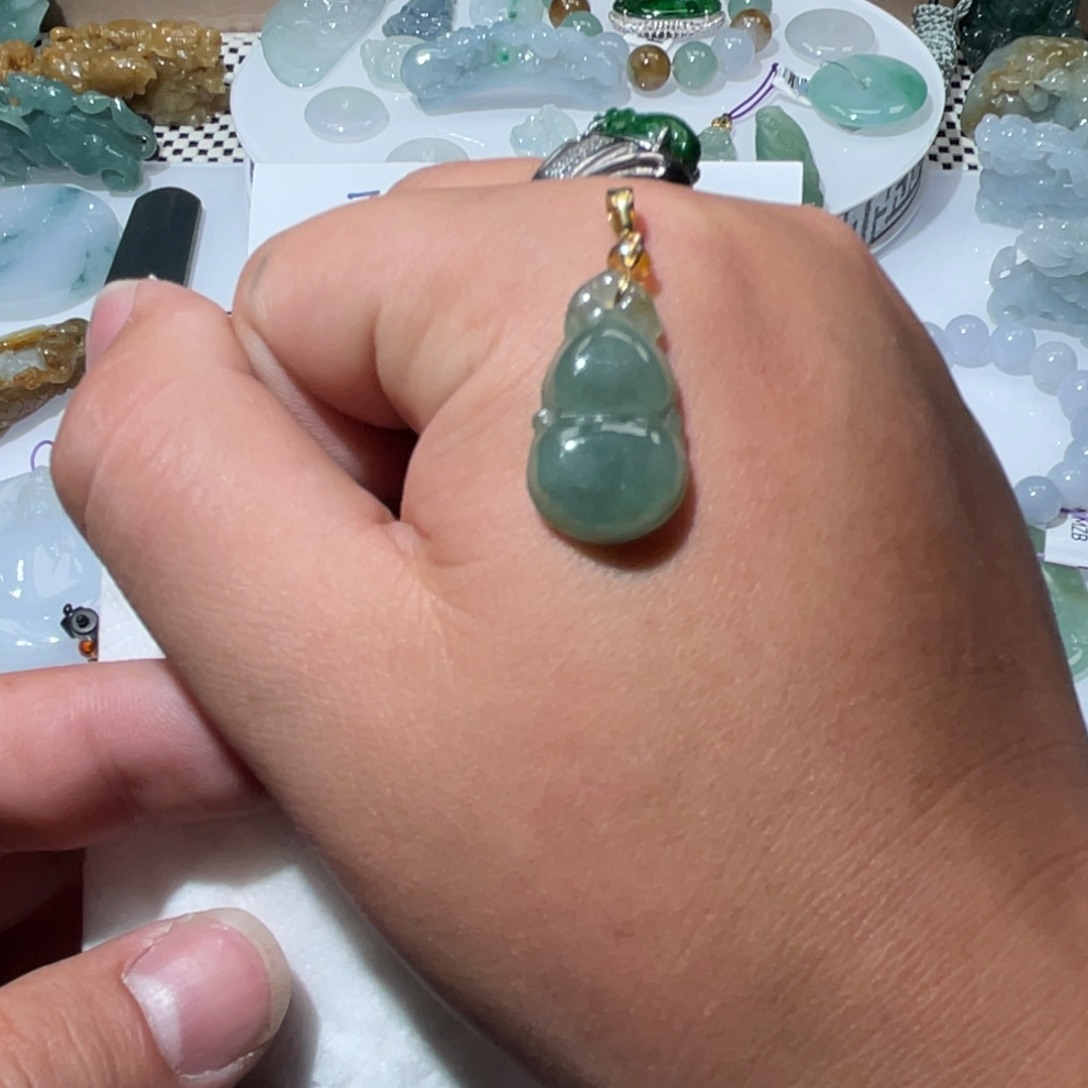 翡翠颈饰未镶嵌天然