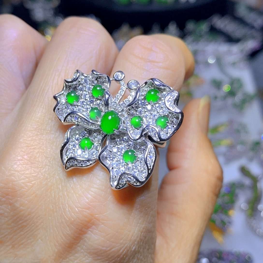 翡翠颈饰银S925镶嵌天然翡翠