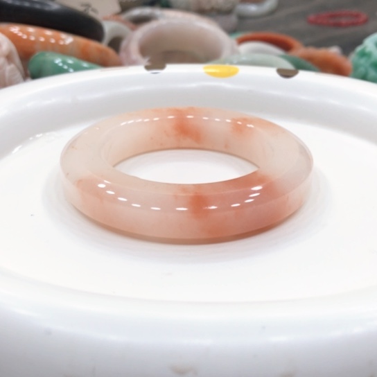 未镶嵌石英岩玉珠宝奇石执*