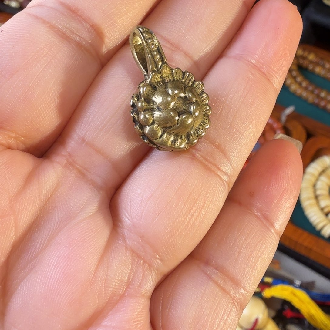 金属材质配件一个