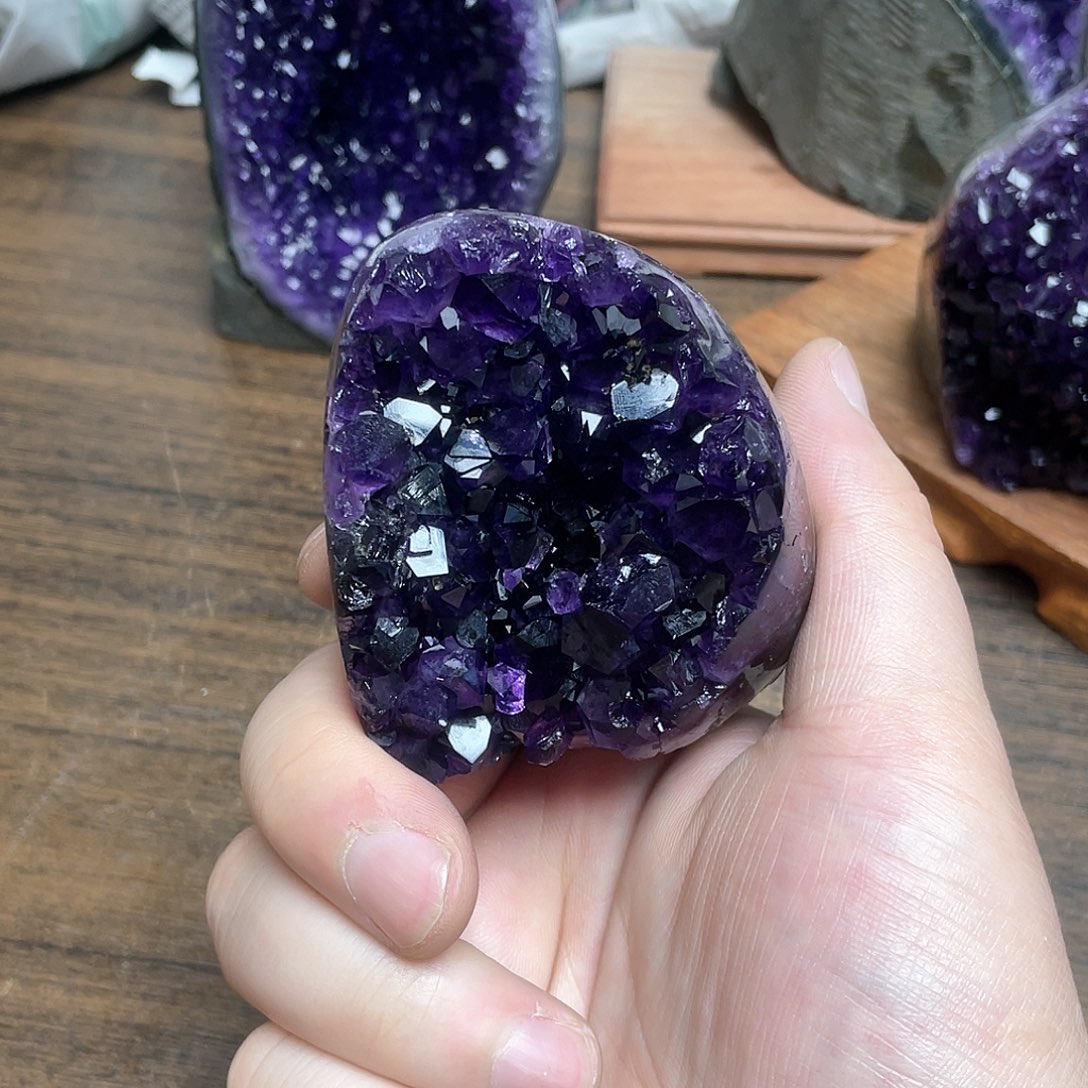 紫晶大型摆件（非配饰）未镶嵌