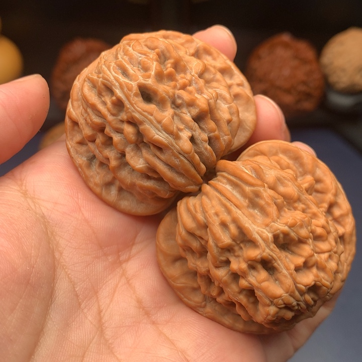 把件文玩核桃43全品三角桩山地楼