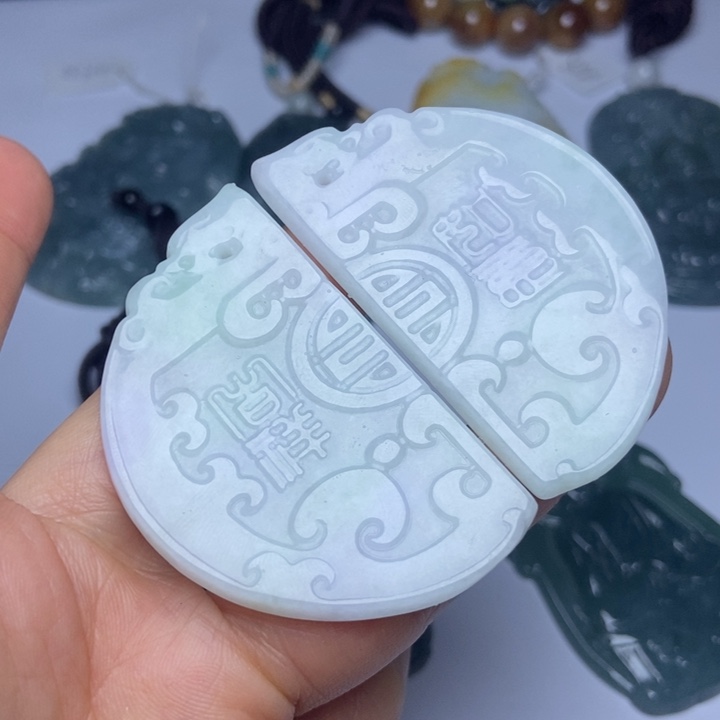 翡翠颈饰未镶嵌翡翠