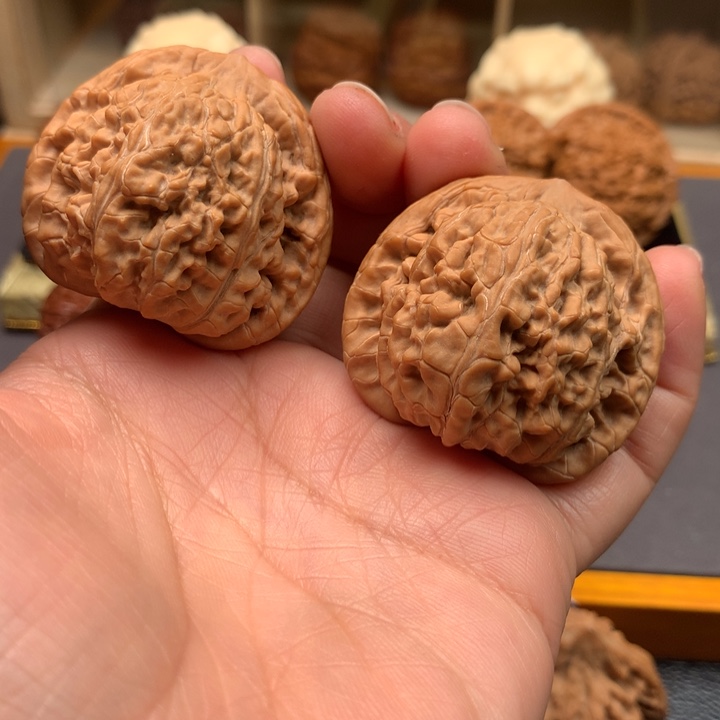 文玩核桃吊坠望月
